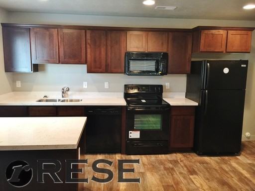 133 E 710 S - Photo 3 of 23