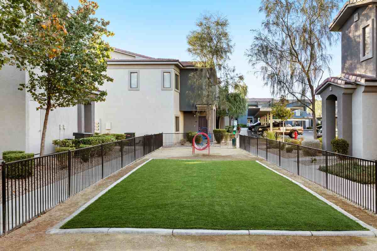 The Edge - Photo 5 of 16