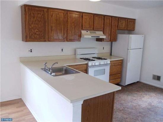 83 Tynemouth Ct - Photo 3 of 14