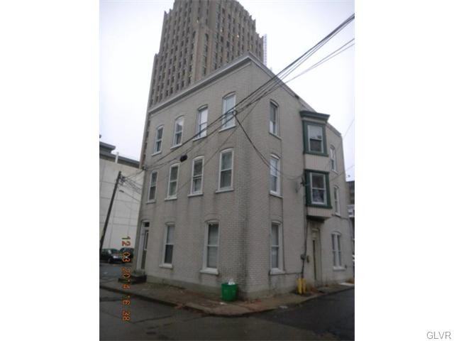 922 W Court St #3