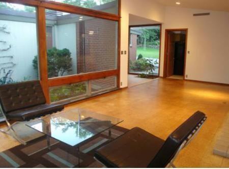 1070 Barry Ln - Photo 2 of 8