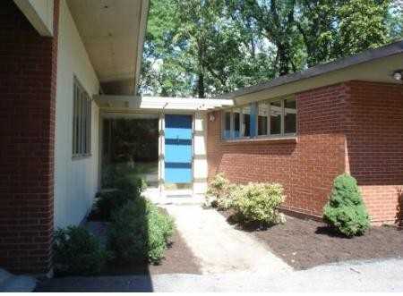 1070 Barry Ln - Photo 3 of 8