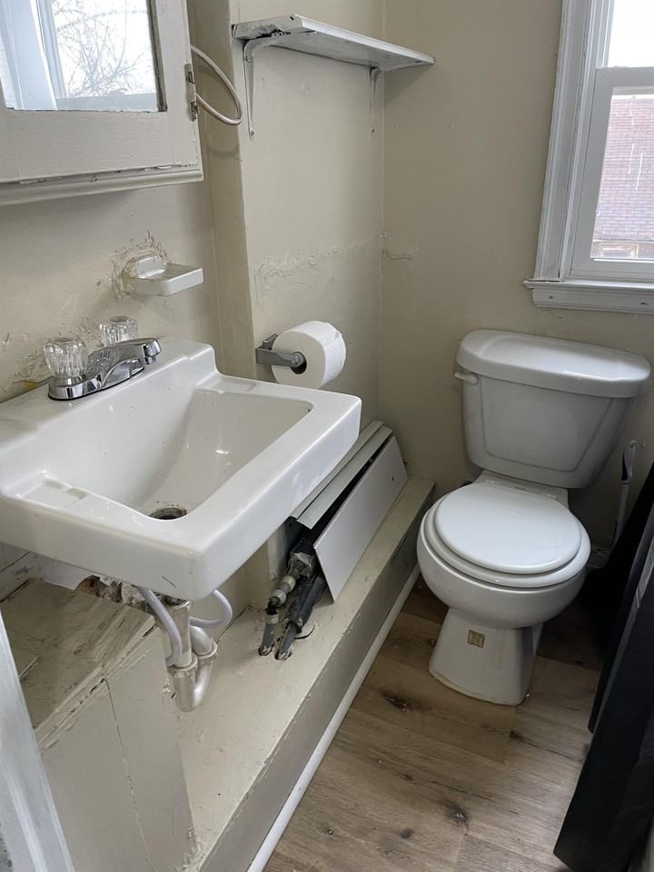 807 S 6th Ave. W - Photo 3 of 27