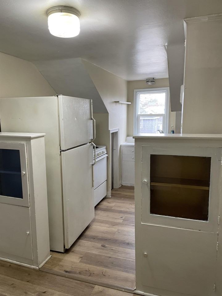 807 S 6th Ave. W - Photo 5 of 27