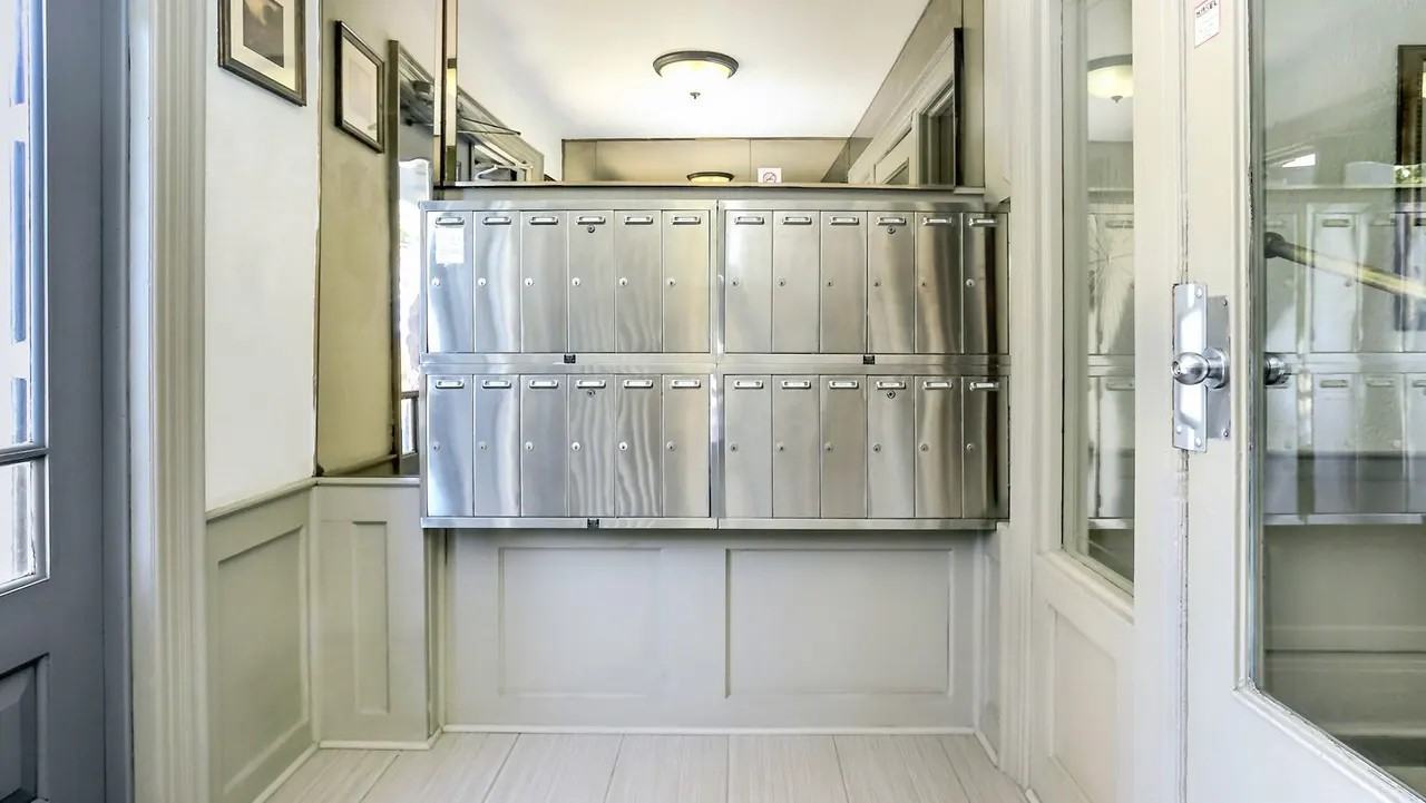 1524 Bathurst Street - Photo 3 of 22