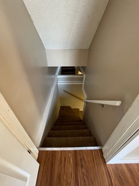 9831 97 St #9831 - Photo 4 of 22