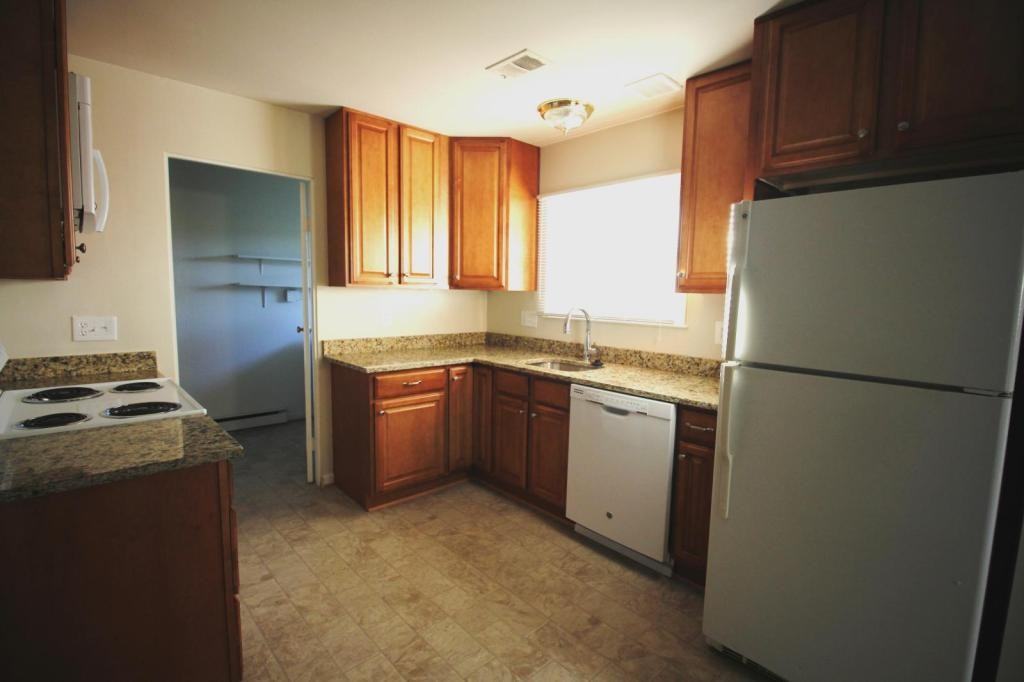 1103 N Amelia St - Photo 2 of 25