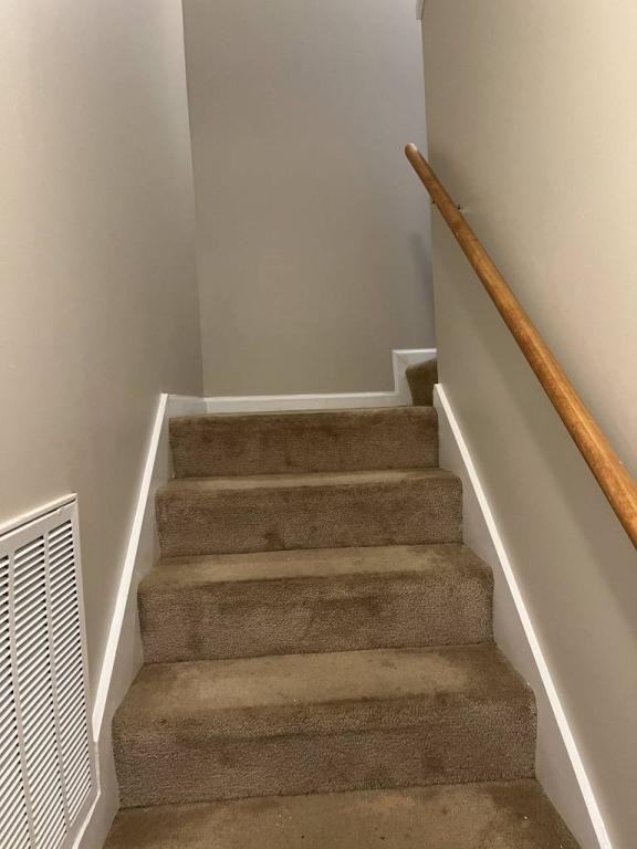 3251 Tower Dr Apt B7 - Photo 5 of 9