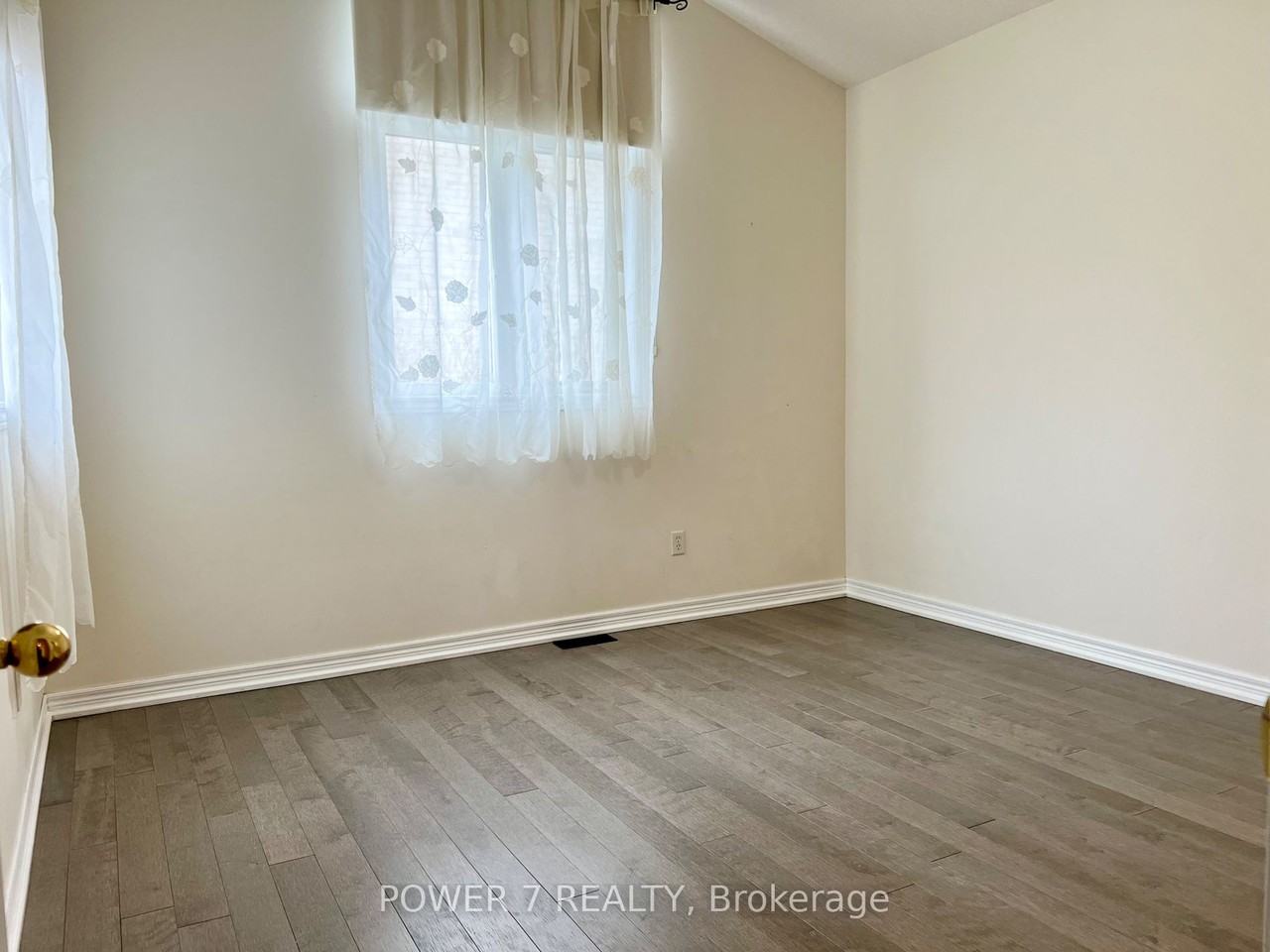 69 Emery Hill Boulevard - Photo 2 of 6