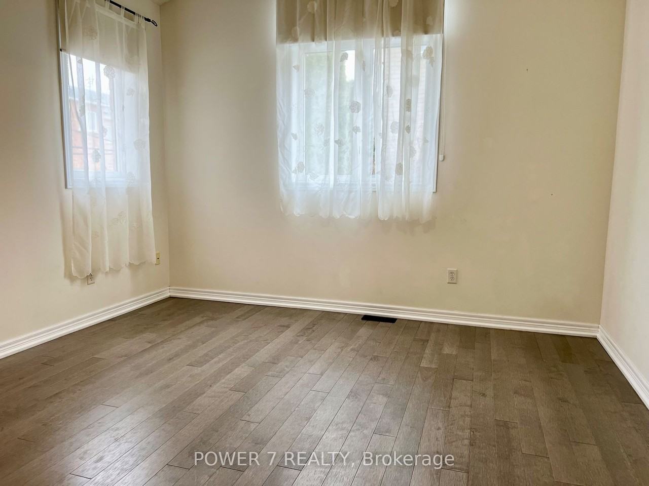 69 Emery Hill Boulevard - Photo 3 of 6