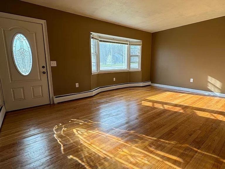 16 Connecticut 164 - Photo 2 of 17