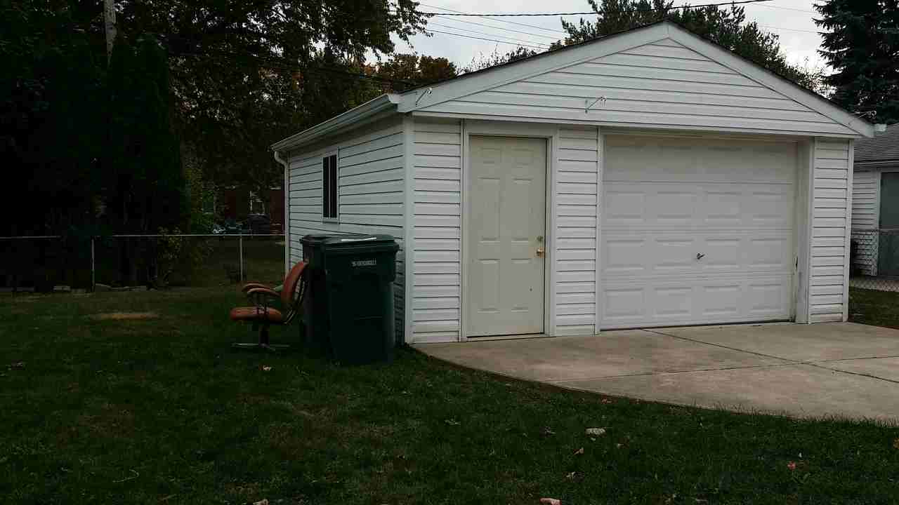 3445 Raymond Ave - Photo 2 of 20