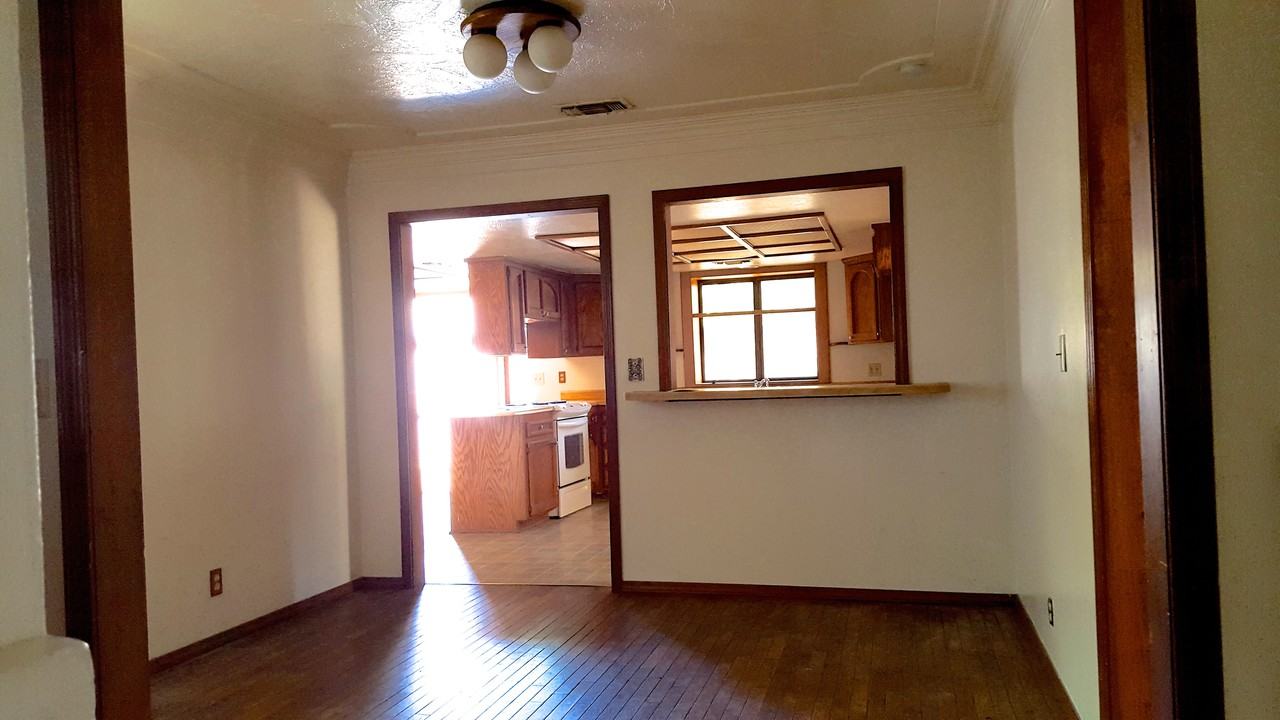 2352 Jonquil Way - Photo 3 of 11