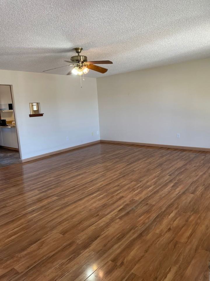 1514 E Montezuma Ave - Photo 2 of 16