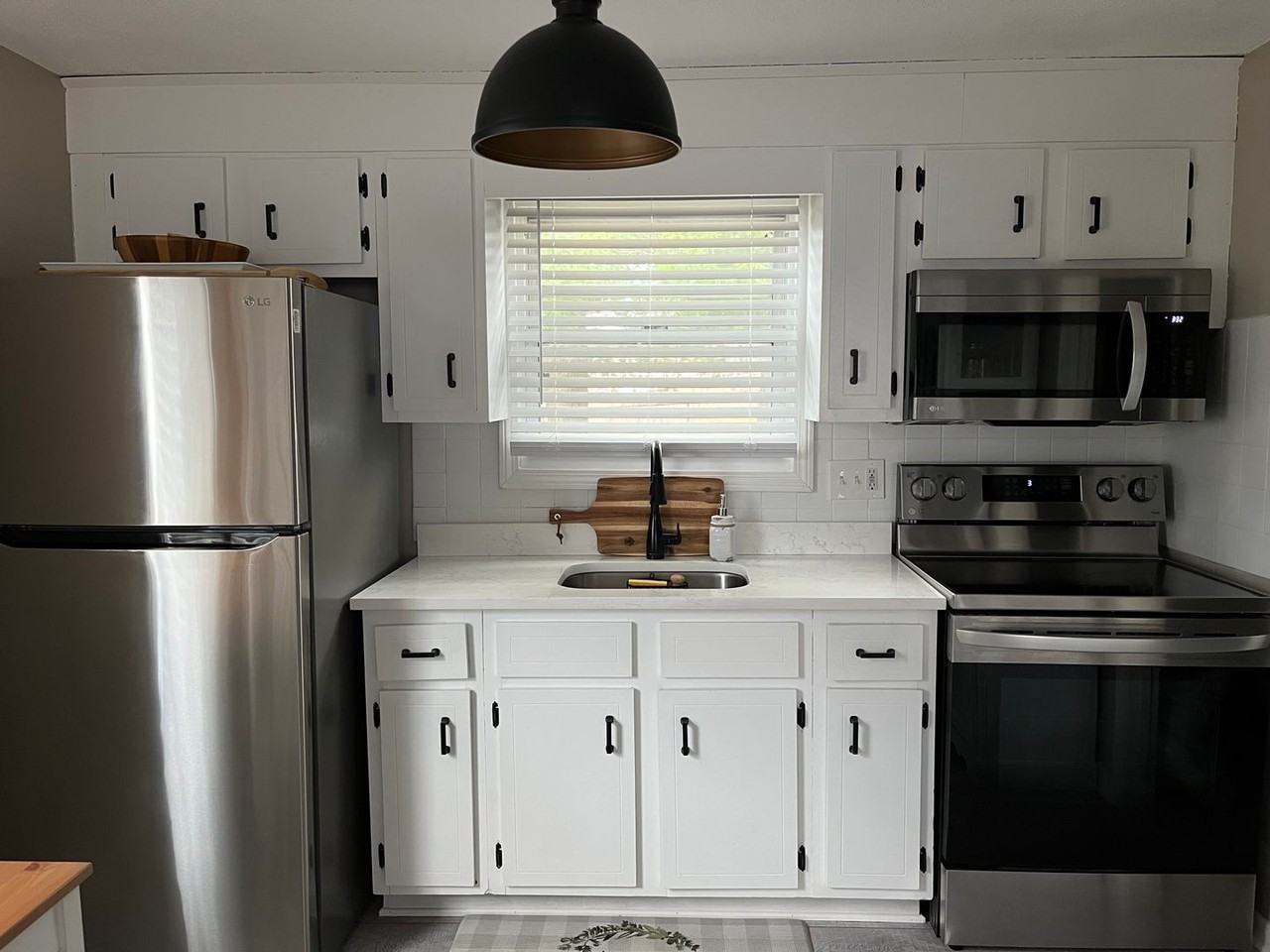 118 Everett St - Photo 2 of 14