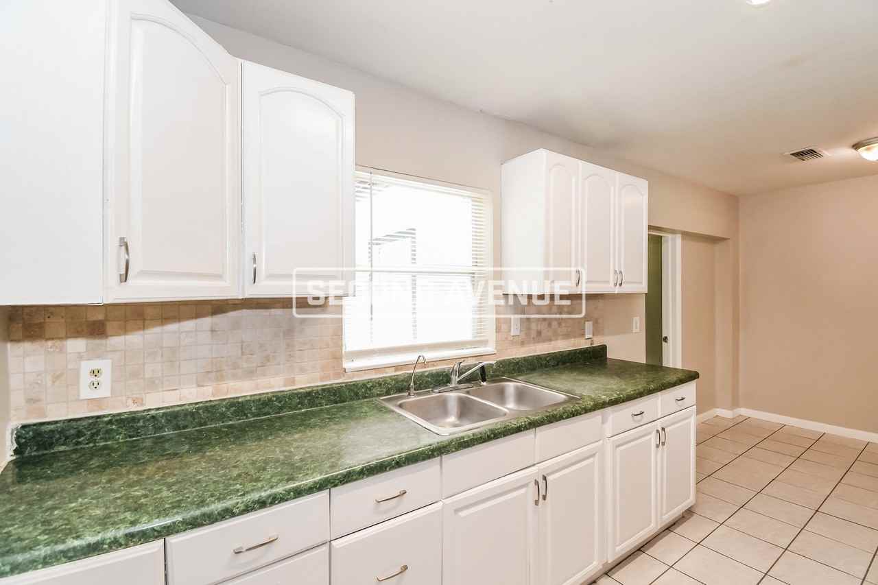 2009 Rayben Dr - Photo 6 of 23