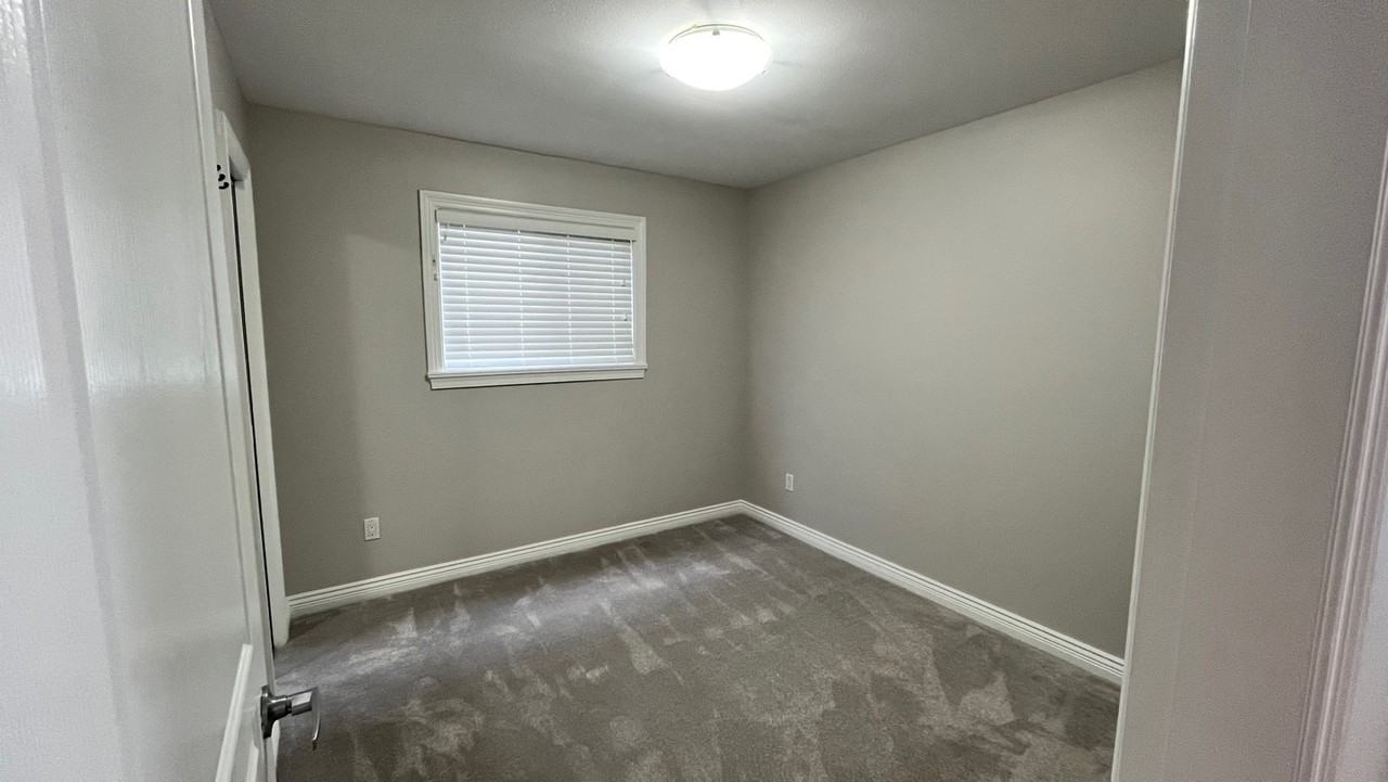 7529 Davies Street - Photo 3 of 7