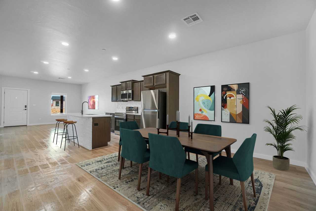 The Trails Modern Townhomes Apartments 100 Flight Line Court, Altus