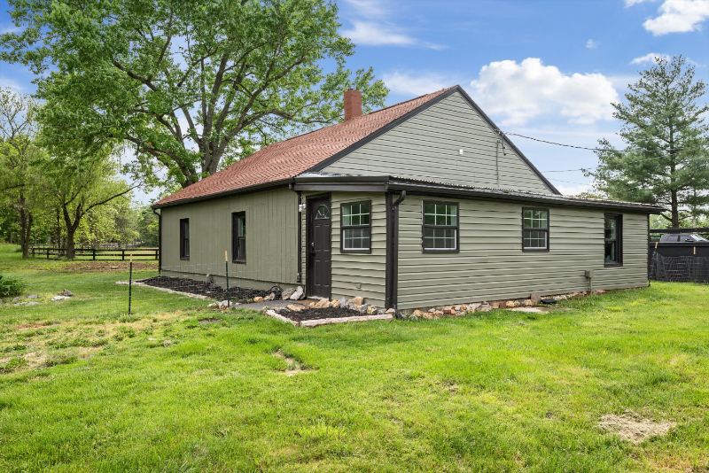 6 Triple Oak Ln - Photo 3 of 18