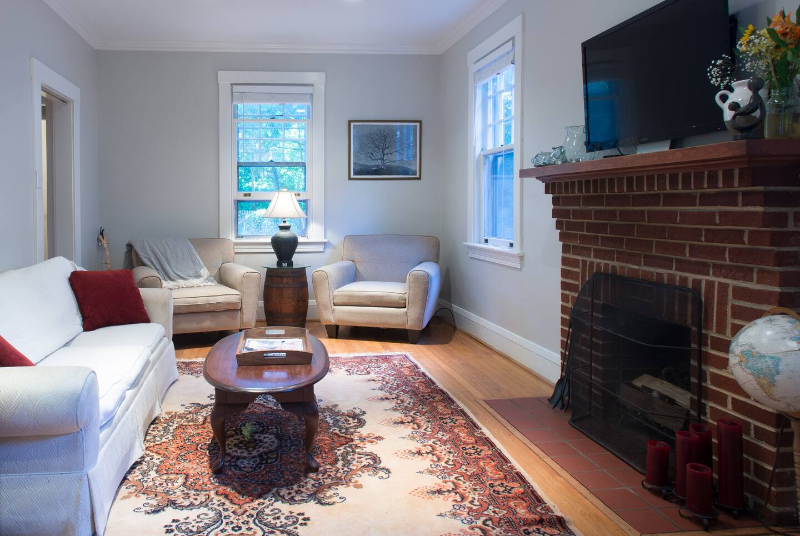 907 W 32nd St - Photo 2 of 14