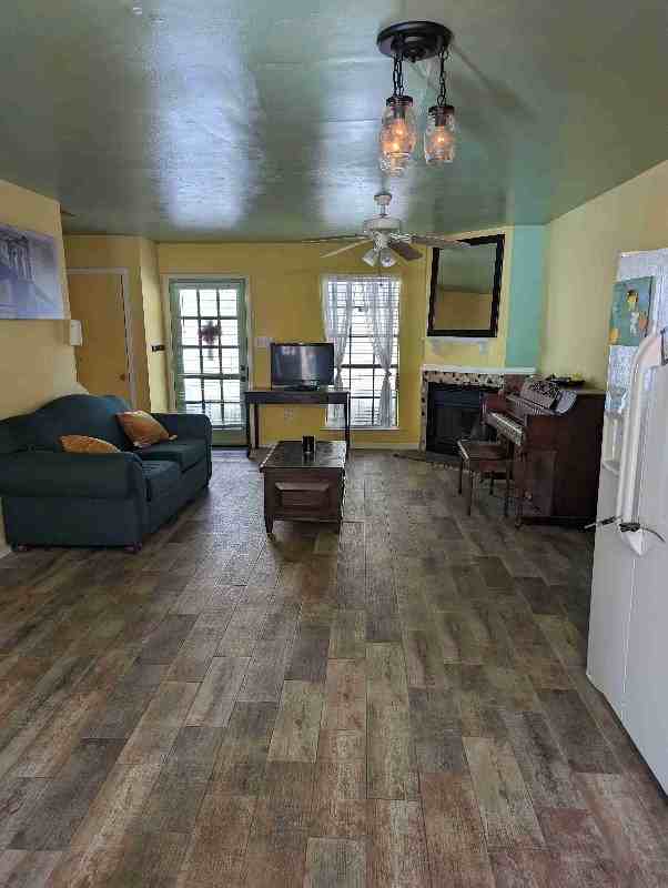 4360 Stumberg Ln - Photo 2 of 6