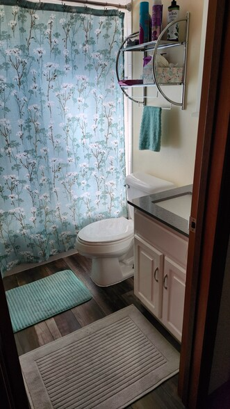 220 S Jefferson St #B - Photo 2 of 4