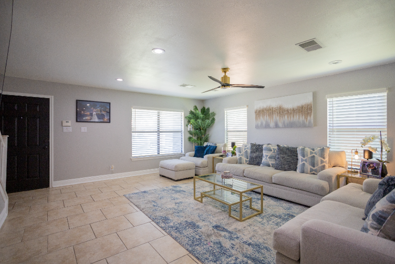 7118 Rimwood - Photo 2 of 20