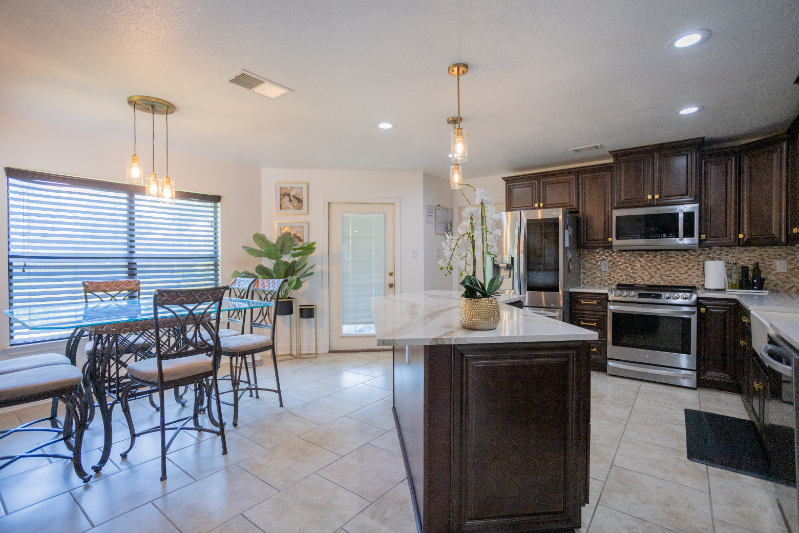 7118 Rimwood - Photo 3 of 20