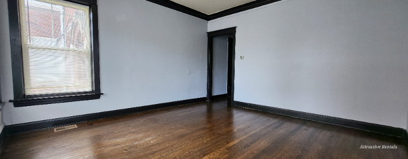 6646 S Bishop St - Photo 2 of 13