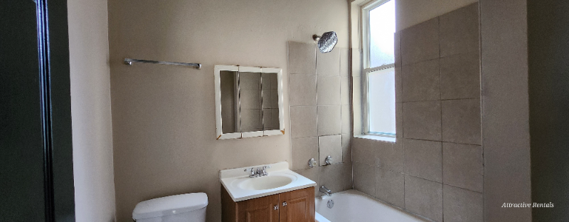 6646 S Bishop St - Photo 5 of 13