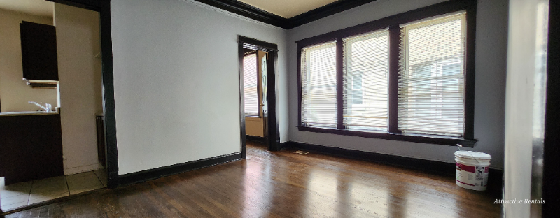 6646 S Bishop St - Photo 7 of 13