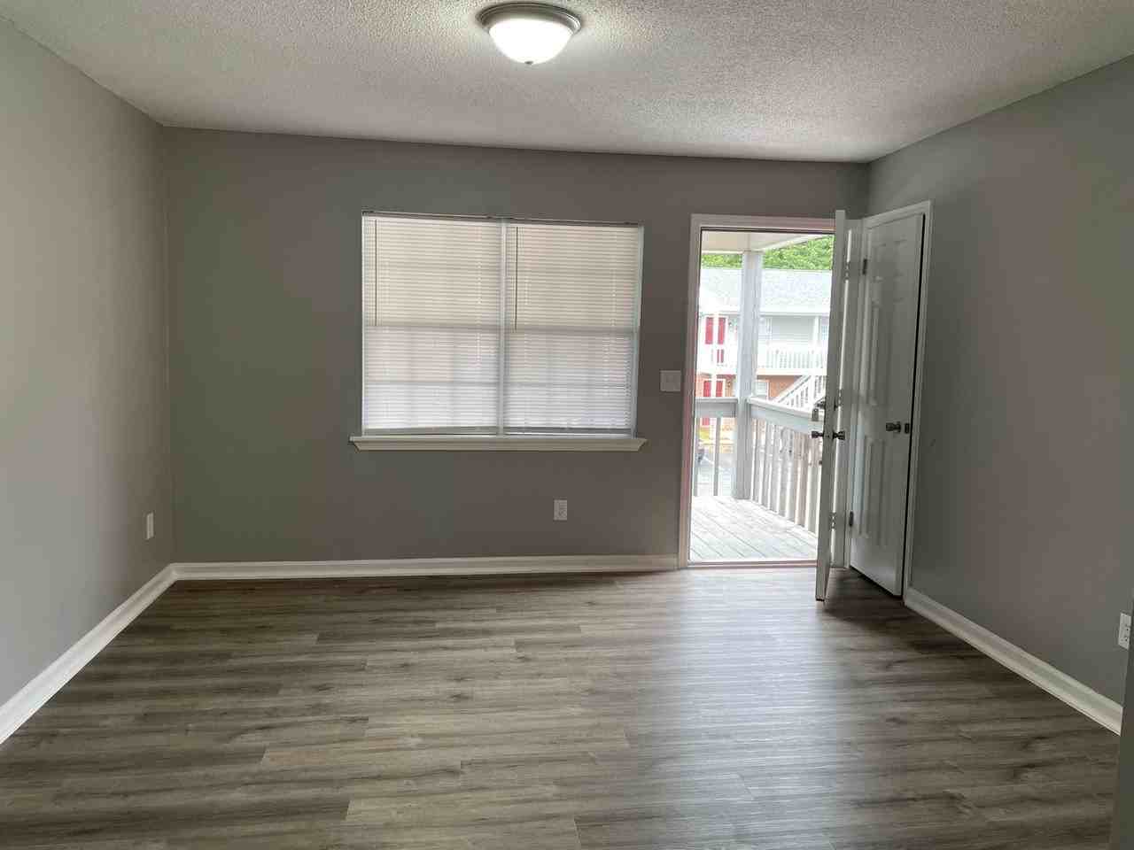 DUBLIN SQUARE APTS - Photo 3 of 15