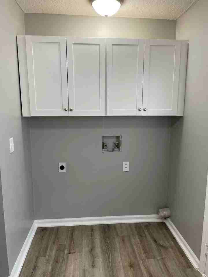 DUBLIN SQUARE APTS - Photo 5 of 15