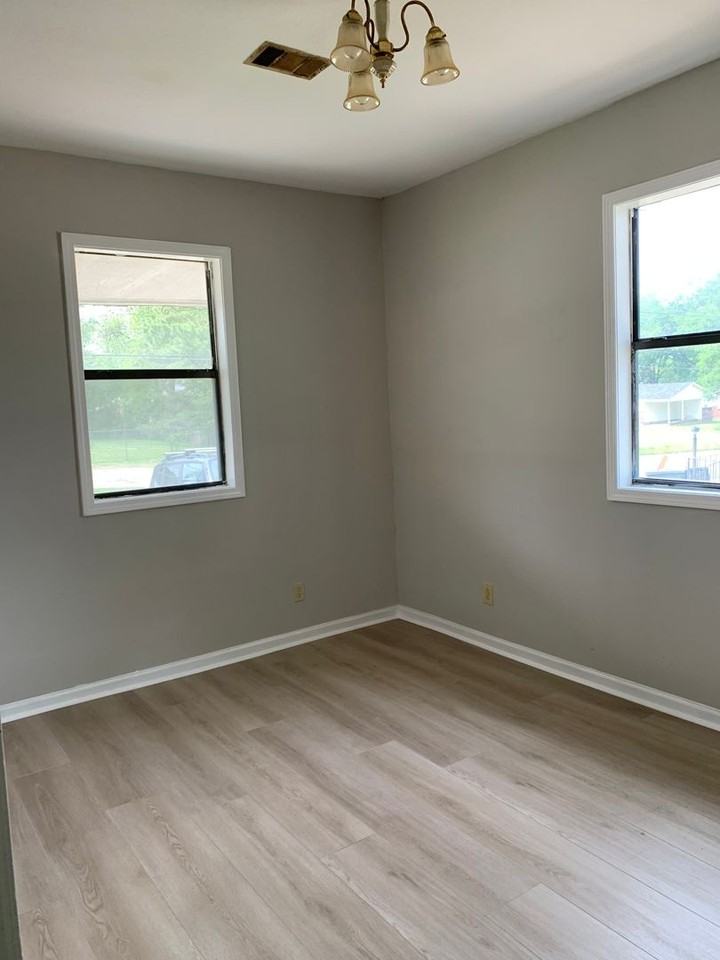 1320 W Huntington Ave #DNT - Photo 2 of 13