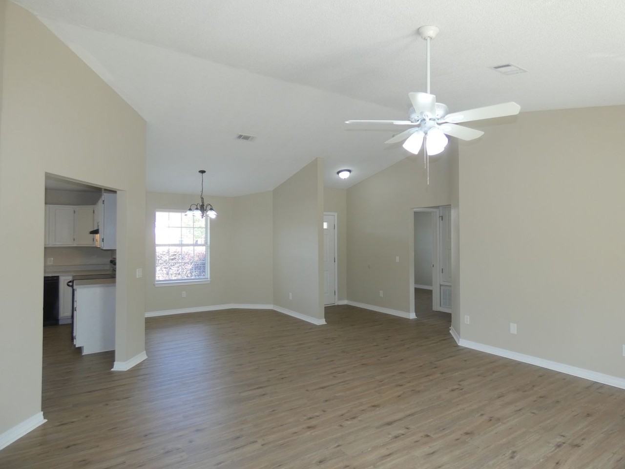 5087 Cassia Dr - Photo 6 of 25