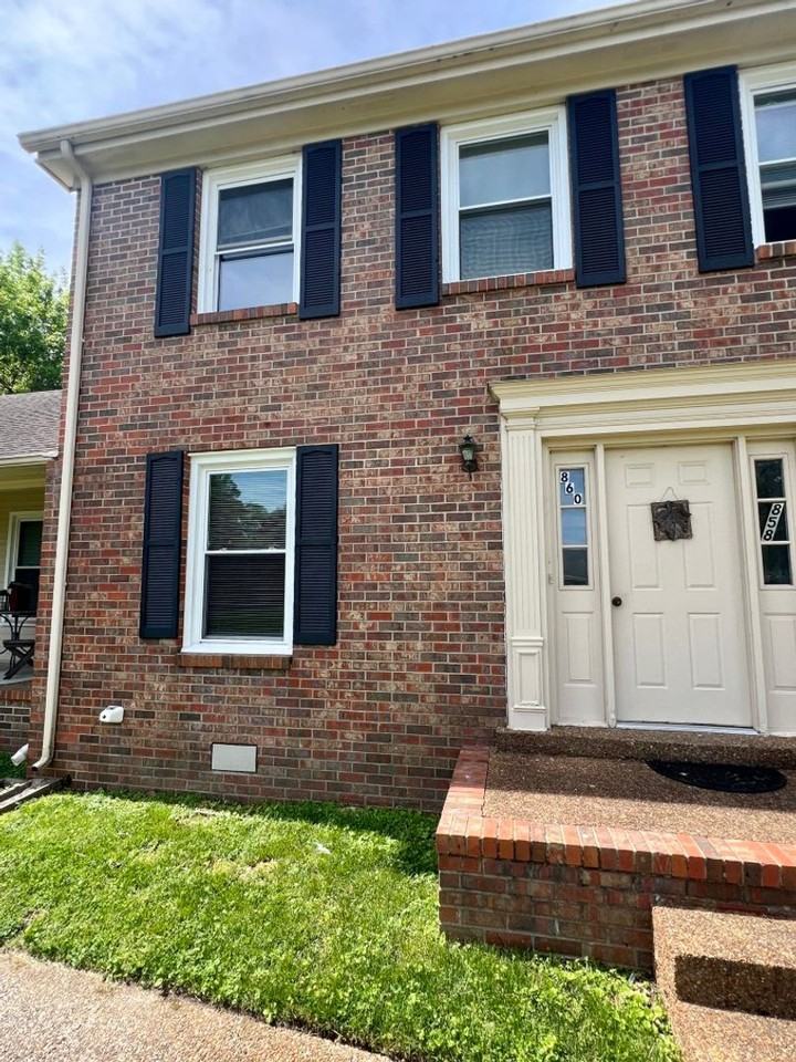 860 Village Ct - Photo 2 of 18