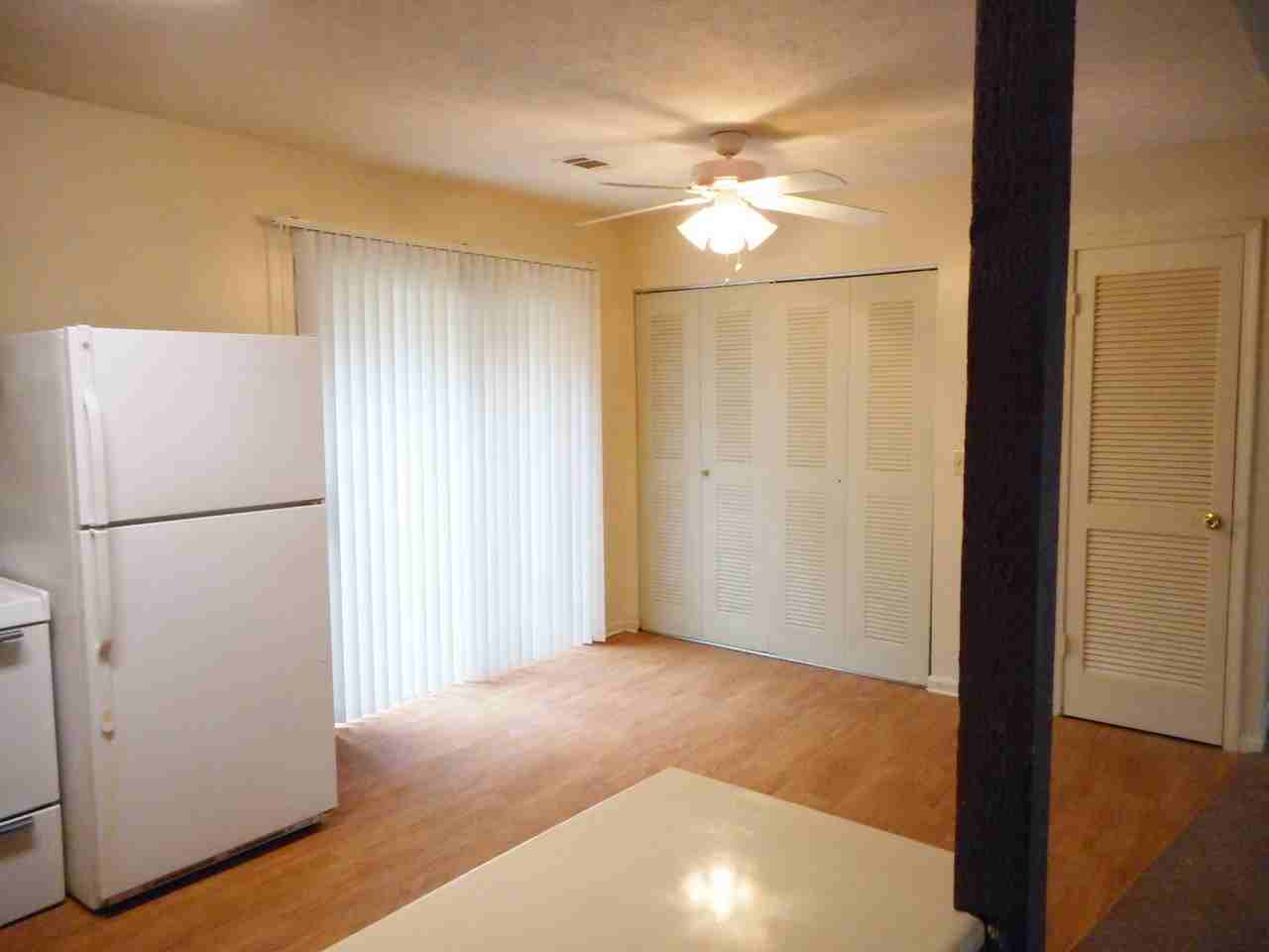 Chimneys Apartments - Photo 4 of 10