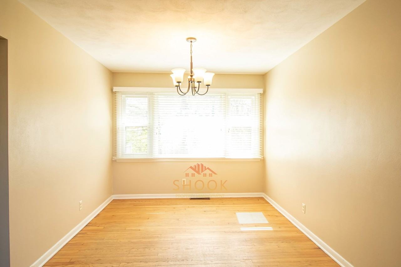 1811 Northwestern Ave - Photo 3 of 16