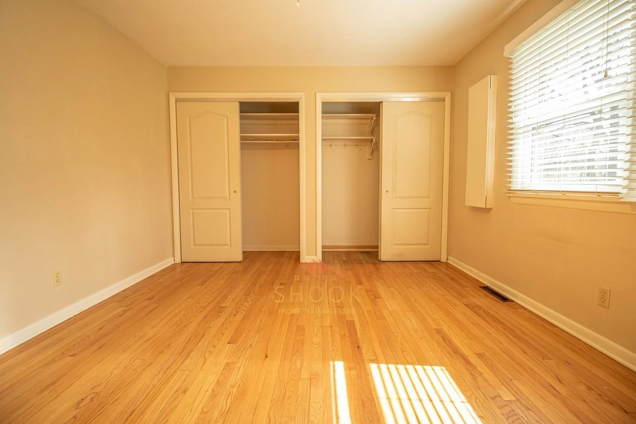 1811 Northwestern Ave - Photo 7 of 16