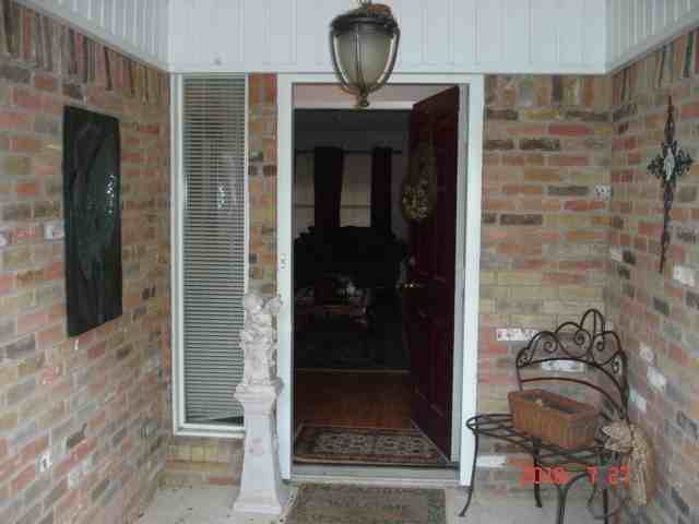 904 N Tyler St - Photo 2 of 8