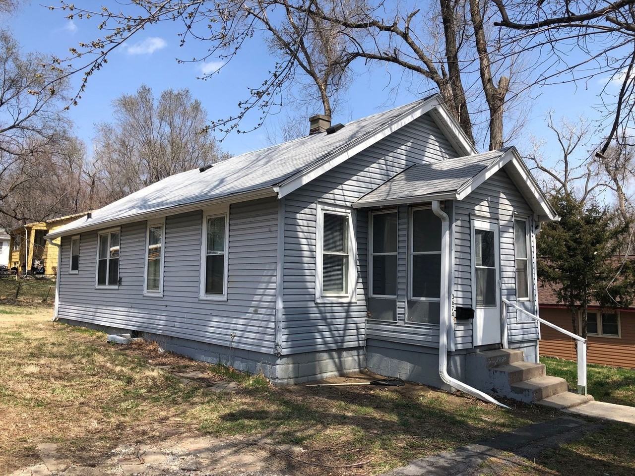 3674 Bedford Ave - Photo 2 of 14