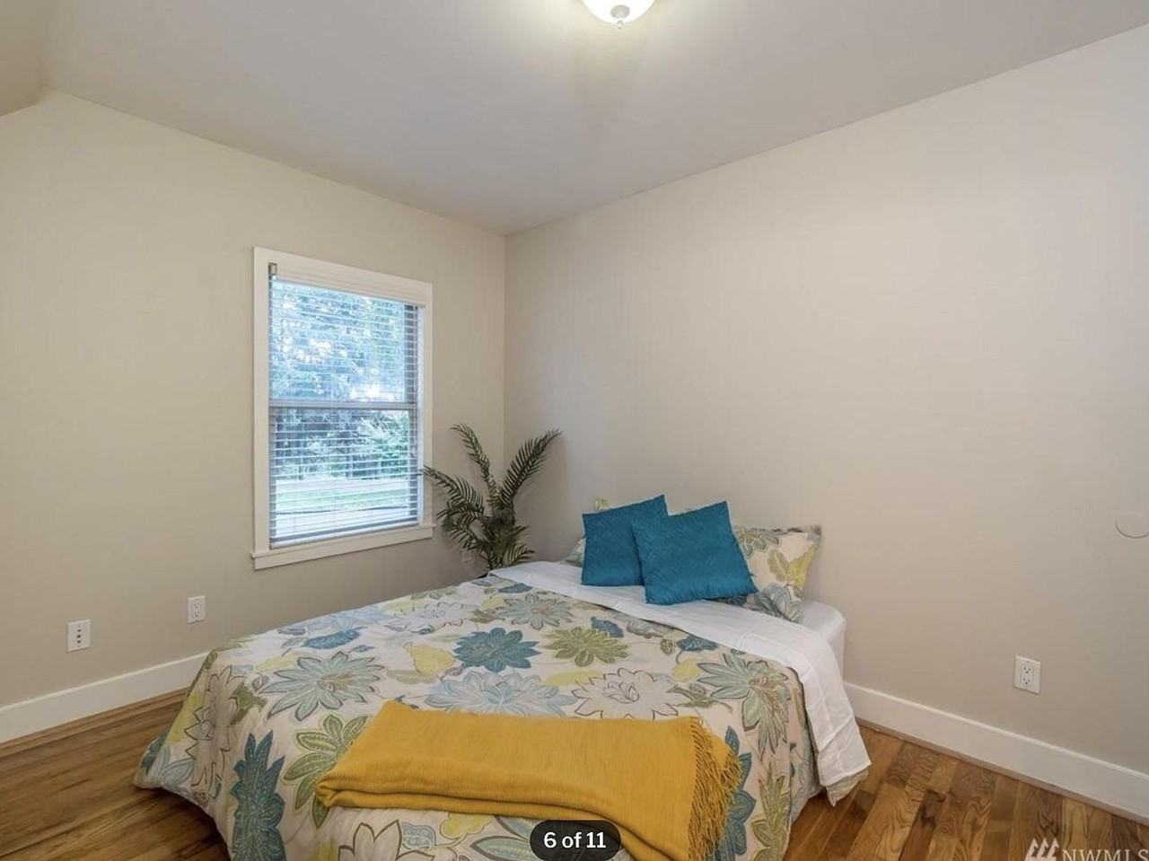 4015 8th Ave Ne - Photo 6 of 10