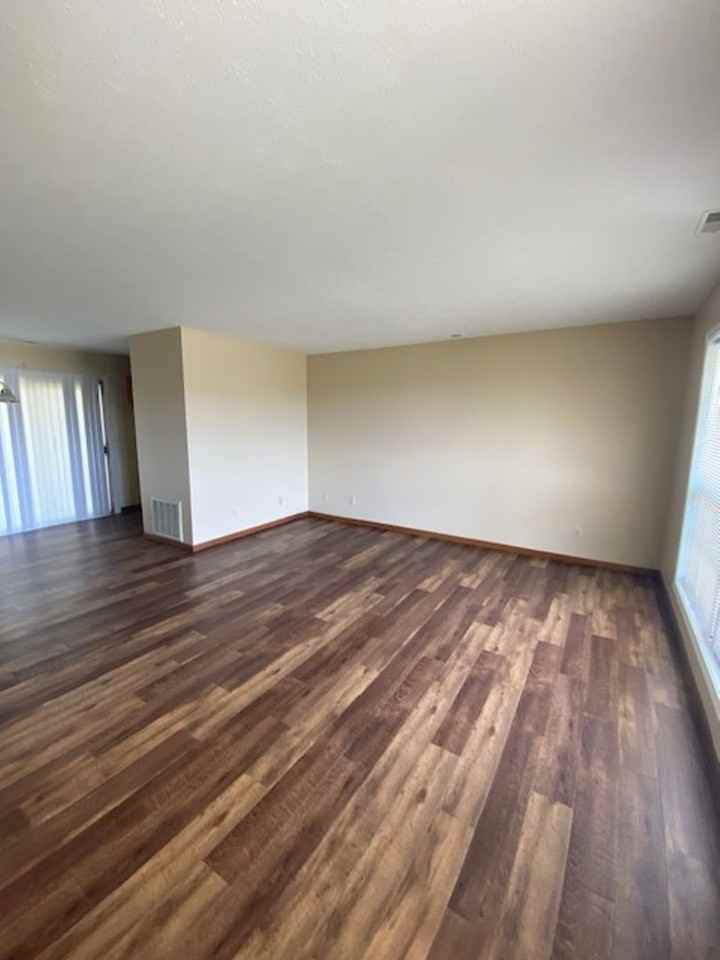 715 W Main St - Photo 3 of 12