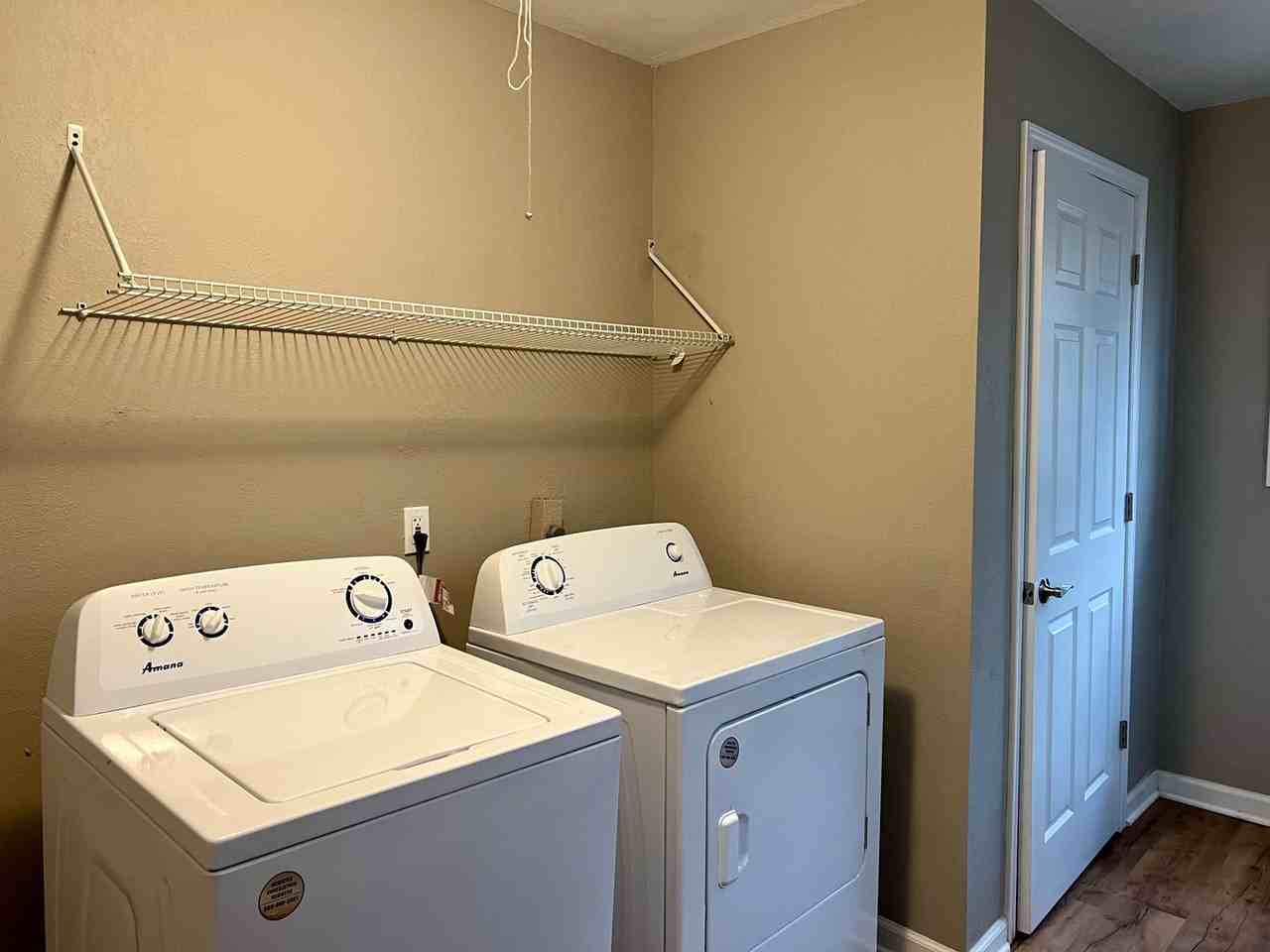 1302 W Huntington Ave - Photo 7 of 9