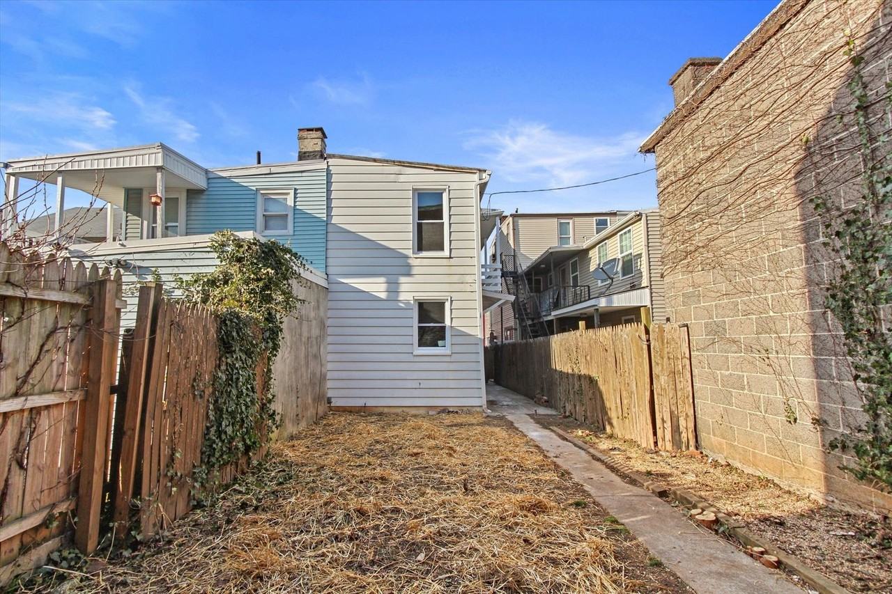 524 W Philadelphia St - Photo 3 of 26