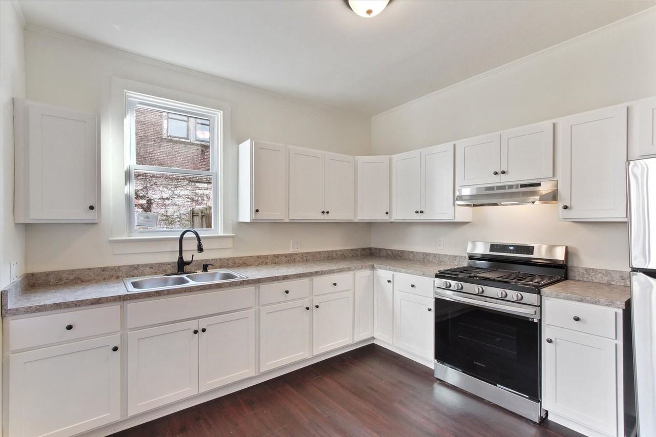 524 W Philadelphia St - Photo 5 of 26