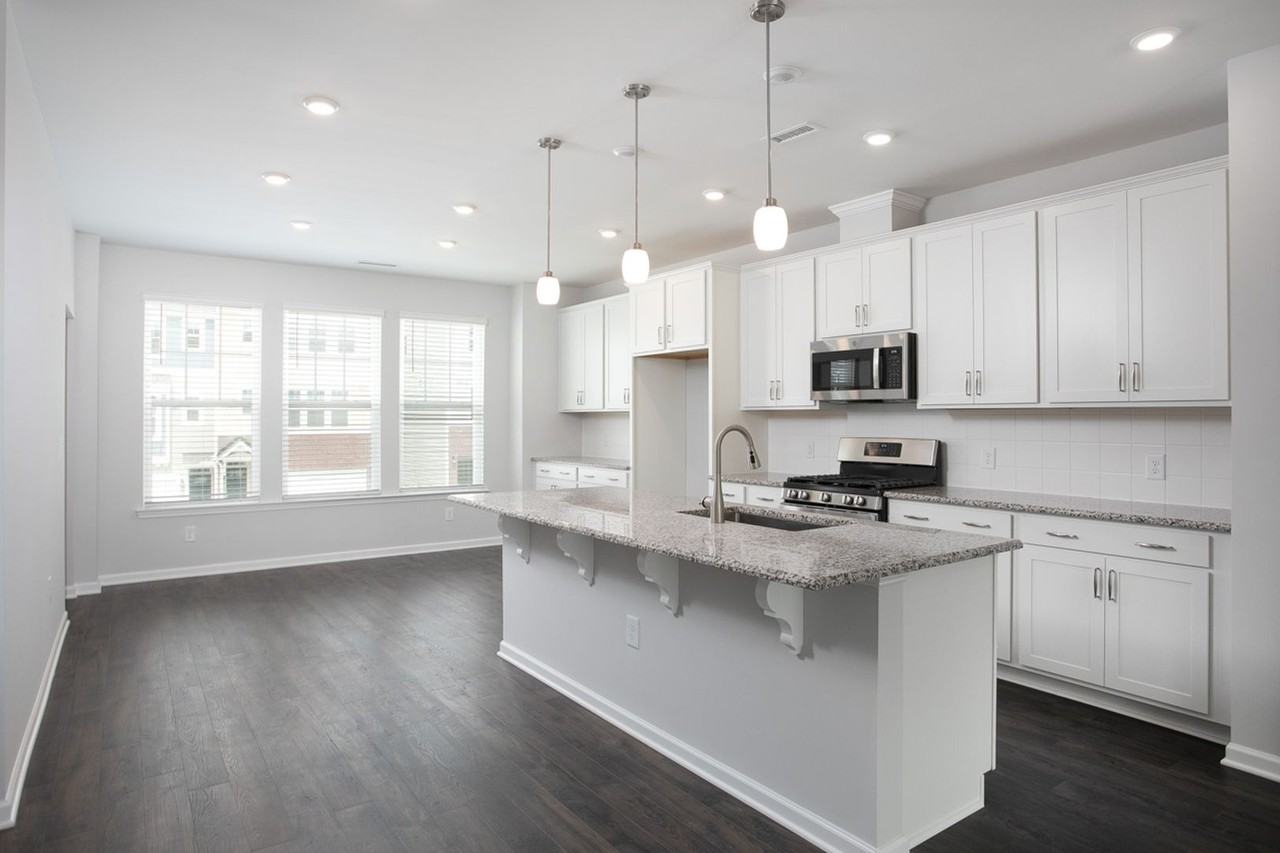 1248 Commack Dr - Photo 4 of 23