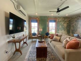 LUXURY   CONDOS IN THE HEART OF ALAMO CITY - Photo 1 of 1