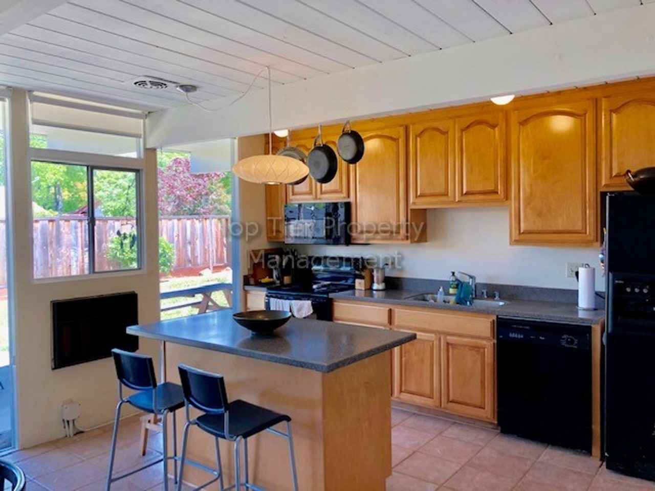 2772 San Benito Dr - Photo 5 of 17