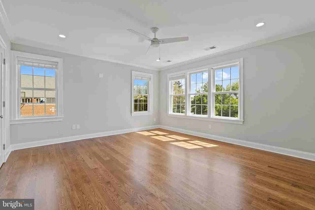 4303 16th St Nw - Photo 2 of 5